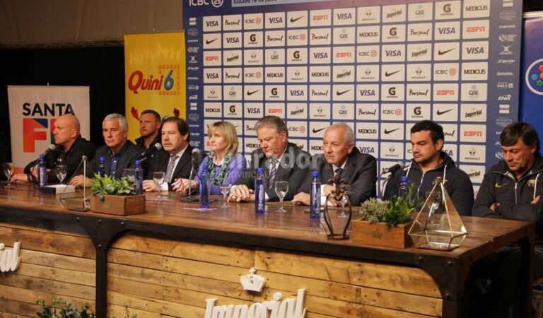 El partido está previsto para este sábado a las 16.40 en la cancha de Colón. Manuel Fabatía.