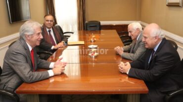 El presidente Vázquez recibió al gobernador en un hotel de Buenos Aires. Gentileza: prensa Gobierno de Santa Fe.