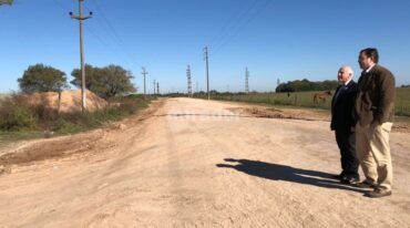 Lifschitz observó junto a Sarasola el avance de las obras. Gentileza: prensa Municipalidad de Casilda.