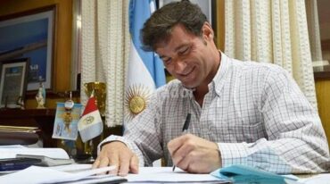 El intendente Natalio Lattanzi firmó el acuerdo. Gentileza: prensa RAMCC.