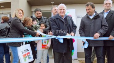 53 familias recibieron sus viviendas propias. Gentileza: prensa Gobierno de Santa Fe.