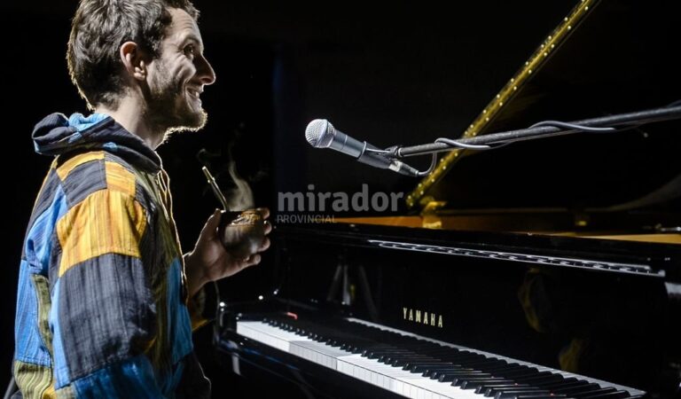 Sebastián Macchi Trío. La música ribereña del trío se funde en orgánica relación con la palabra