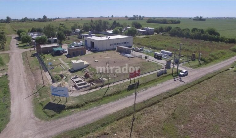 La reciente ampliación de la planta potabilizadora de Cañada de Gómez permitió reducir el nivel de sales del agua de la región y mejorar la calidad del servicio. Gentileza: prensa Gobierno de Santa Fe.