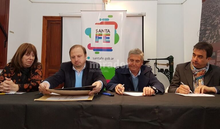 Tres firmas se presentaron como oferentes para construir las casas. Gentileza: prensa Gobierno de Santa Fe.