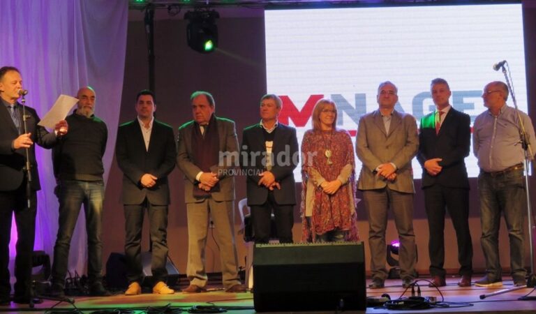 Más de 1.000 personas colmaron las instalaciones del salón del Club Argentino. Gentileza: Daniel Aristizabal.