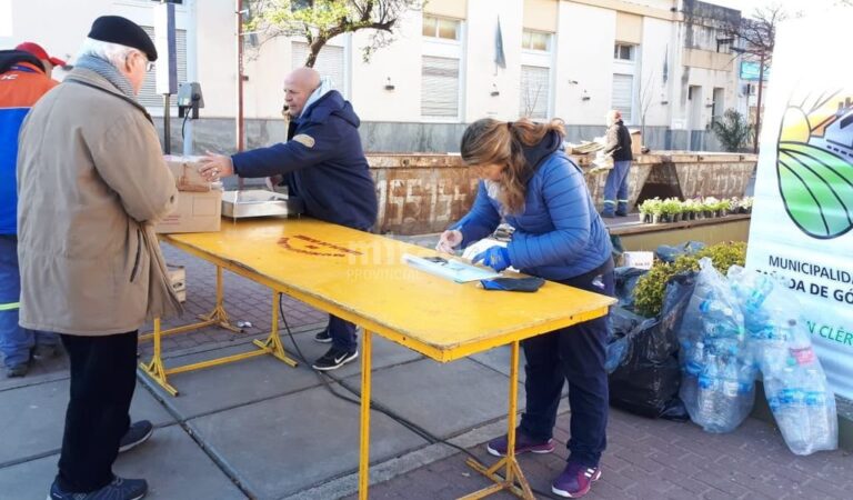 Se recolectaron 2.856 kg de papel y cartón