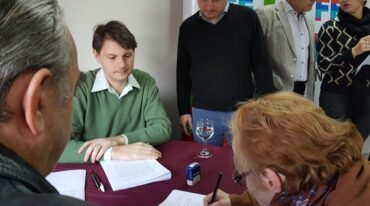 La escrituración se realizó sin costo para los dueños. Gentileza: prensa Gobierno de Santa Fe.