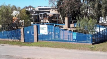El convenio firmado con John Deere permitió reemplazar dos equipos de bombeo de la estación elevadora cloacal 7. Gentileza: prensa Gobierno de Santa Fe.