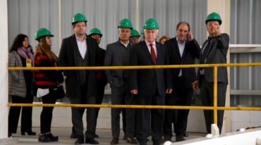 El gobernador Lifschitz visitó la fábrica ubicada en Fray Luis Beltrán. Gentileza: prensa Gobierno de Santa Fe.