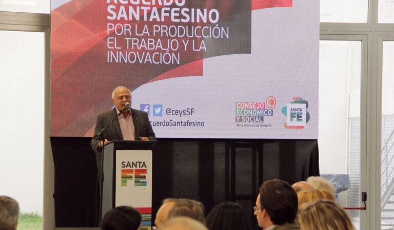 El gobierno santafesino realizó el lunes 13 una jornada de trabajo junto a más de 130 representantes de instituciones. Gentileza: prensa Gobierno de Santa Fe.
