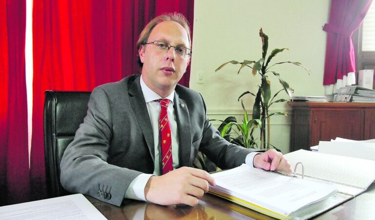 Saglione señaló que la Provincia había presupuestado 2.300 millones para este año en ese concepto de los cuales unos 650 estaban destinados a los 363 gobiernos municipales y comunales. Archivo.