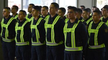 Los policías que bregarán por la seguridad de los habitantes de la región. Gentileza: Transmedia VT.