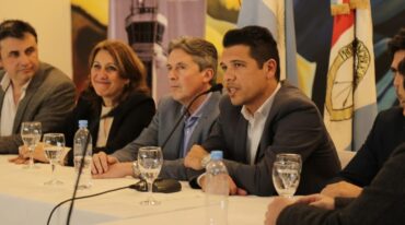 Los intendentes Fein y Barreto junto al ministro Garibay estuvieron en el acto. Gentileza: prensa Municipalidad de Funes.