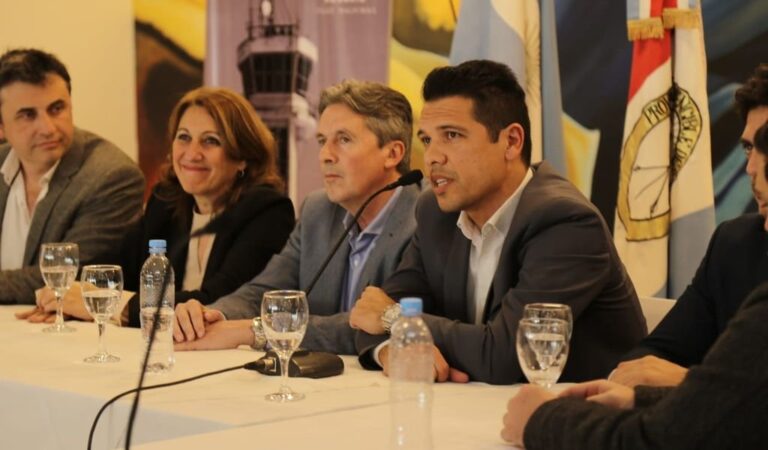 Los intendentes Fein y Barreto junto al ministro Garibay estuvieron en el acto. Gentileza: prensa Municipalidad de Funes.