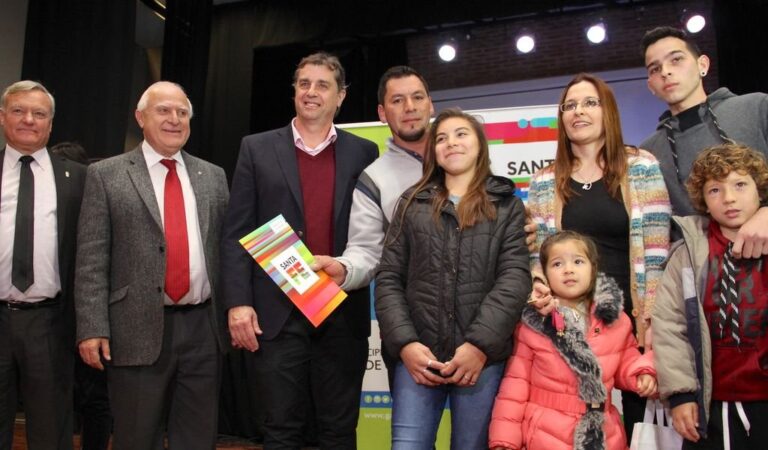 Se construyeron 600 viviendas en toda la provincia a través del programa habitacional docente. Gentileza: prensa Gobierno de Santa Fe.