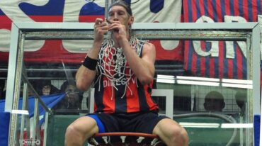 En la cima. En la temporada 2015/16 se quedó con el título de la Liga Nacional jugando para San Lorenzo