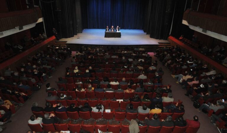 El Centro Cultural Provincial cobijó a intendentes y presidentes comunales de toda la bota santafesina.