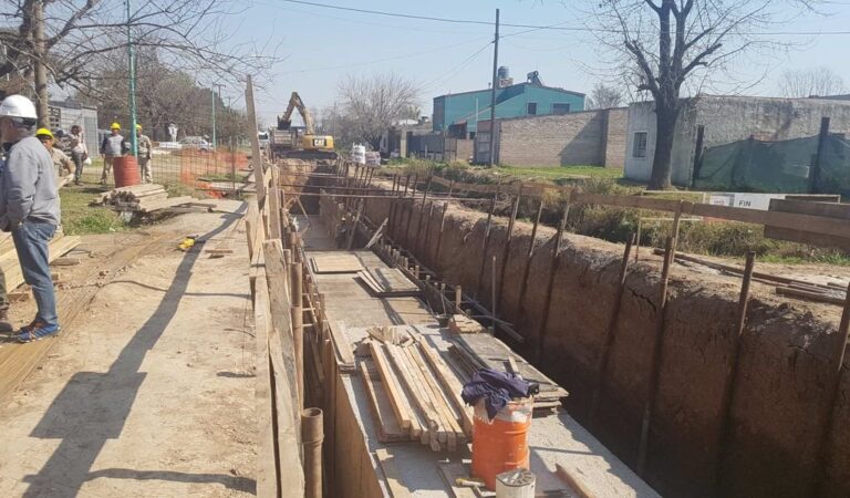 La obra contempla la construcción de un conducto de hormigón armado de 2.550 metros de longitud. Gentileza: prensa Gobierno de Santa Fe.