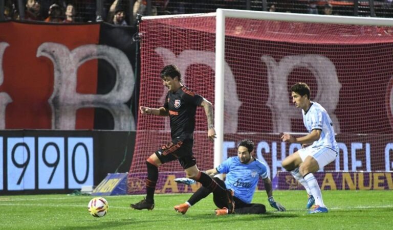 Los leprosos perdieron ante el equipo de Zielinski en el Parque de la Independencia. Gentileza: prensa Newell's Old Boys.