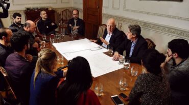 El gobernador habló con la prensa sobre la obra ya concluida. Gentileza: prensa Gobierno de Santa Fe.