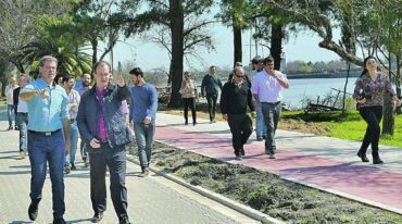 El propio gobernador llevó las novedades a Gualaguaychú: la provincia seguirá con las obras que quedaron detenidas.