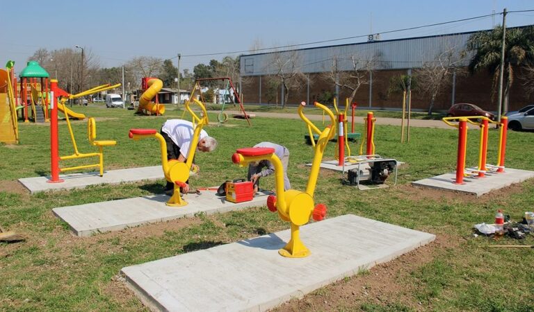 Los aparatos se pondrán en cinco plazas distintas. Gentileza: prensa Municipalidad de San Lorenzo.