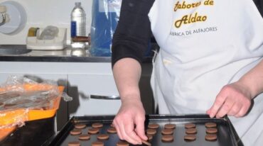 Crecimiento. Hace poco más de un año comenzaron a elaborar dulce de leche y alfajores para incrementar sus ingresos. Hoy es una de las pymes destacadas con la marca provincial 'De mi Tierra Santa Fe'. Mirador Provincial.