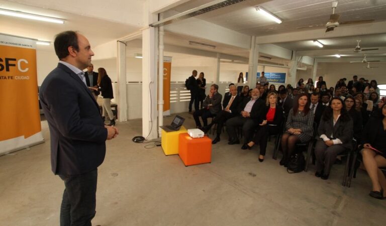 El intendente José Corral encabezó el acto de apertura formal de esta iniciativa en la capital provincial