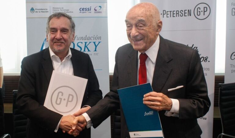 Lino Barañao y Enrique Eskenazi firmaron el acuerdo. Gentileza: prensa Nueva Comunicación.
