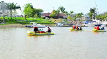 Los nueve expedicionarios dejaron atrás Paraná y navegan río arriba para cumplir el desafío de llegar al Amazonas. Sergio Ruíz