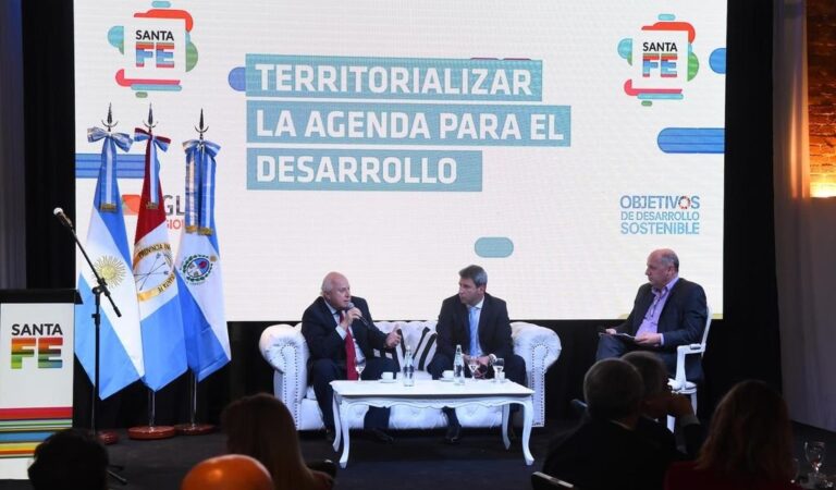 'Estamos desarrollando una actividad con invitados de distintos lugares para discutir los objetivos del milenio. Objetivos de desarrollo fijados por Naciones Unidas para cumplir en 2030'