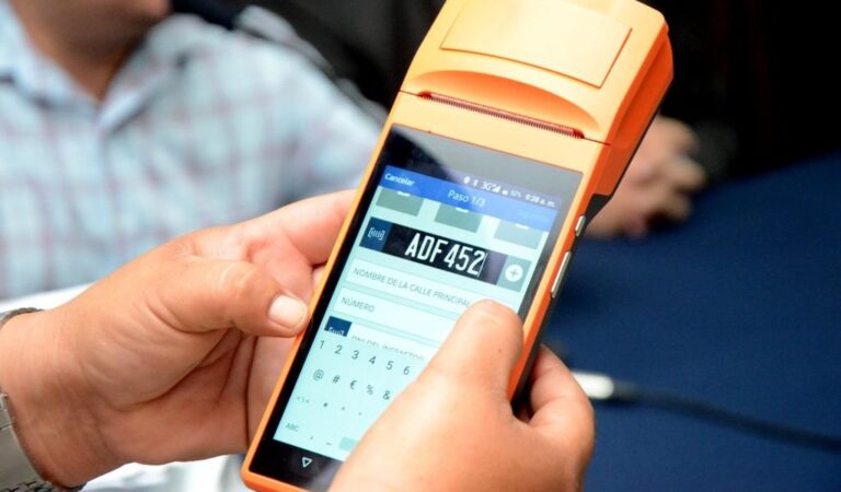 Una de las ventajas del sistema es el ahorro en papel. Gentileza: prensa Municipalidad de Reconquista.