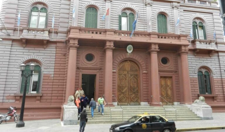 El derrumbe de la actividad económica a escala país ya se había trasladado a las estadísticas que elabora el Indec (que informó una caída del 4