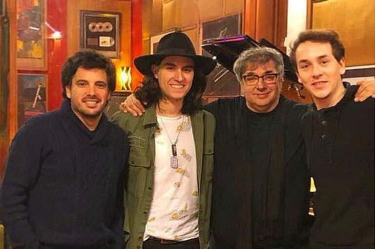 Lobo. La banda con grandes expectativas de viajar a Londres y grabar en Abbey Road.  Flor Berdichevsky
