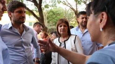 Bullrich y Pullaro. recorrieron la zona de Grandoli y Gutiérrez