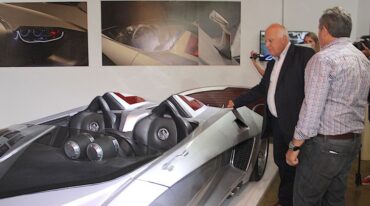 Lifschitz recorrió el Museo Bucci de Automovilismo de Zenón Pereyra. Gentileza: prensa Gobierno de Santa Fe.