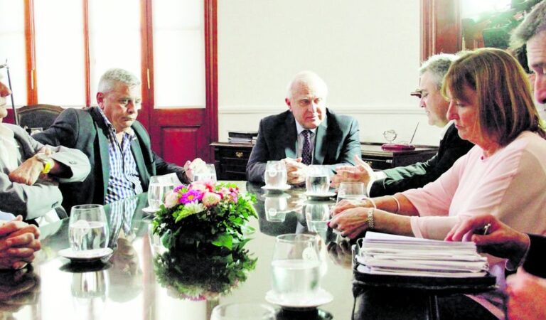 Encuentro. Lifschitz recibió a los dirigentes del sector comercial