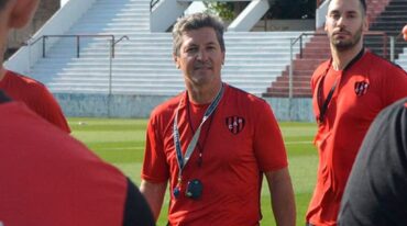 Mario Sciacqua mejoró en algunos aspectos el andar del equipo. Pero no alcanza.