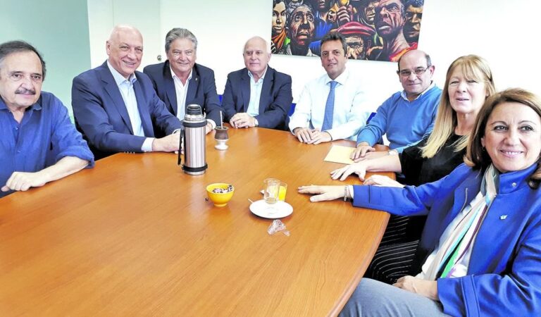 Con mucha presencia de dirigentes santafesinos