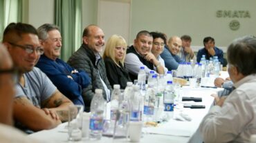 Perotti compartió un encuentro con más de 20 asociaciones sindicales. Gentileza: prensa senador Perotti.