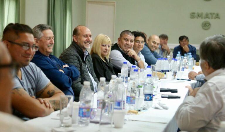 Perotti compartió un encuentro con más de 20 asociaciones sindicales. Gentileza: prensa senador Perotti.