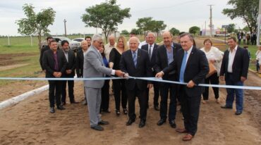 El gobernador participó de la inauguración de obras en Colonia Dos Rosas y La Legua (departamento San Cristóbal)