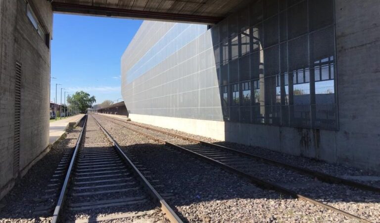 La terminal ferroviaria ubicada en Battle y Ordóñez