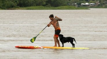 Como un rayo. El flamante bicampeón argentino de SUP