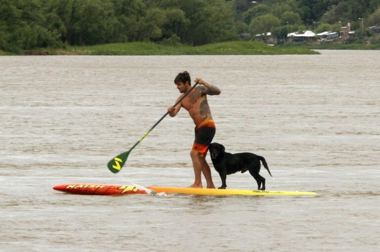 Como un rayo. El flamante bicampeón argentino de SUP