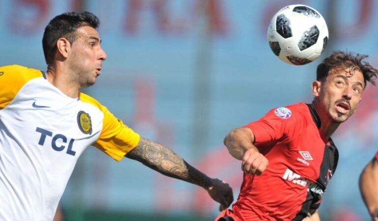 Germán Herrera y Hernán Bernardello disputan la pelota. Gentileza: prensa Copa Argentina.
