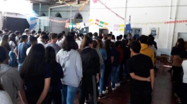 El intendente Fabbroni entregó los carnets. Gentileza: prensa Municipalidad de Vera.