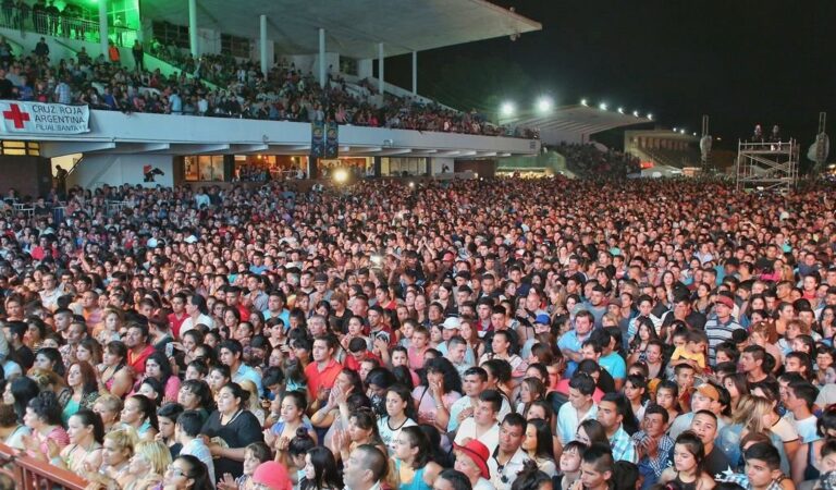 Miles de personas se acercaron al hipódromo de la capital para ver el festival. Gentileza: prensa Gobierno de Santa Fe.