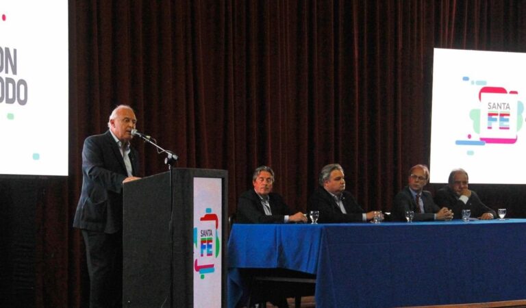 Lifschitz habló en la presentación. Gentileza: prensa Municipalidad de Rafaela.