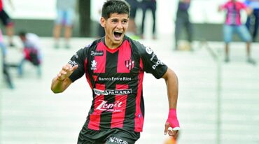 La boca llena de gol. Facundo Barceló lleva cuatro y ya lo comparan con su compatriota Sebastián Ribas.